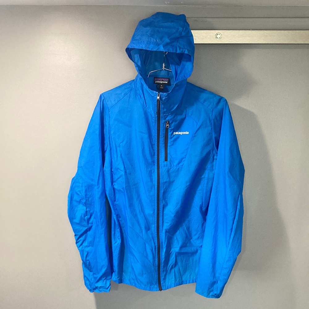 NWOT Patagonia Women’s Houdini Wind Shell Size M in Lapiz Blue